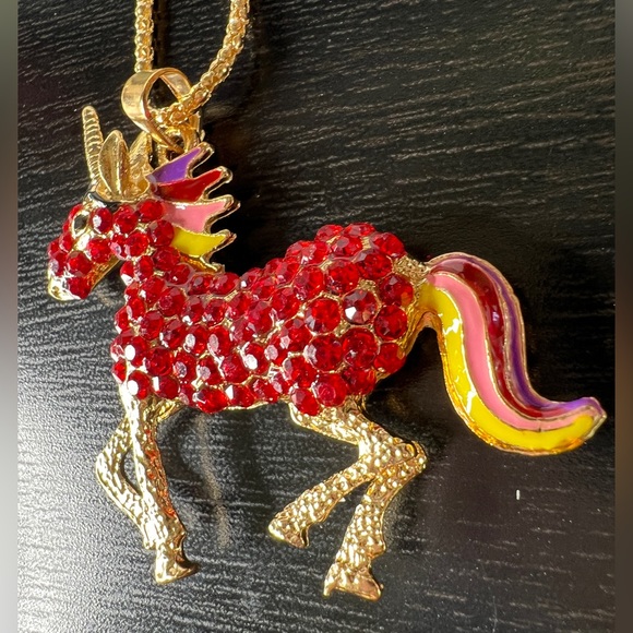 🦄. NWT! Red Crystal Unicorn Necklace - Picture 2 of 6